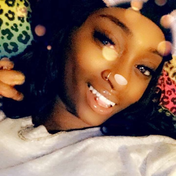 Meet your Posher, Toree - Picture 1 of 1